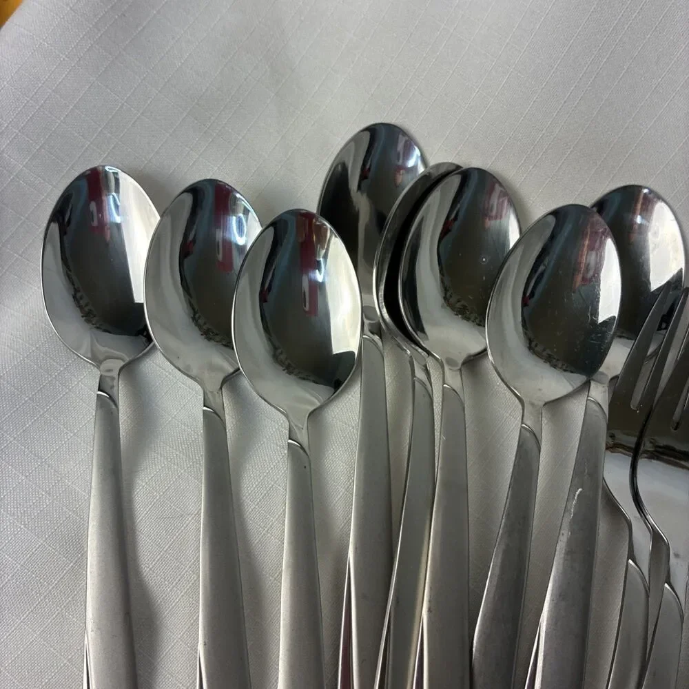 Oneida MADELINE Stainless Steel Flatware Lot 42 pieces